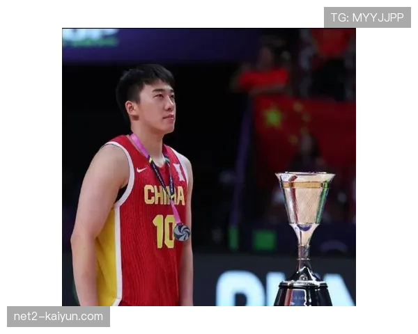 王俊杰持续适应美国篮球风格 攻防两端寻求平衡